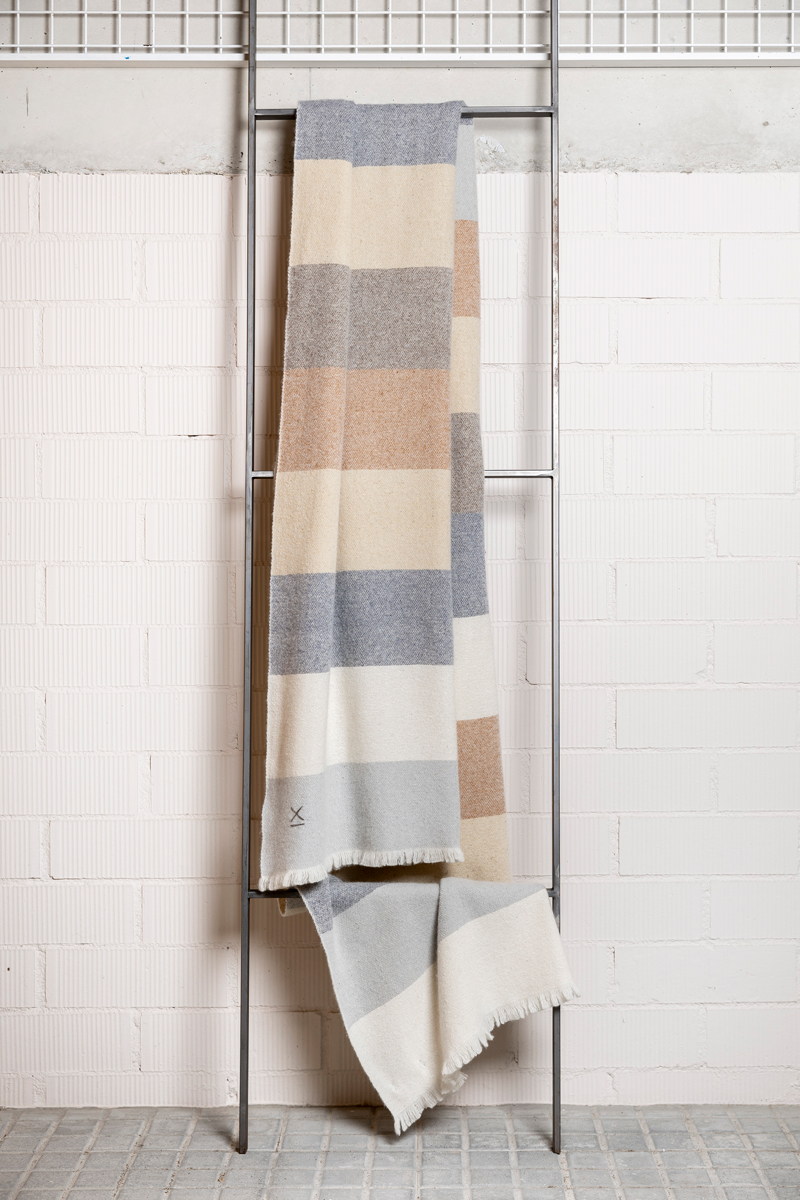 MULTICOLOR merino and silk shawl in brown stripes.